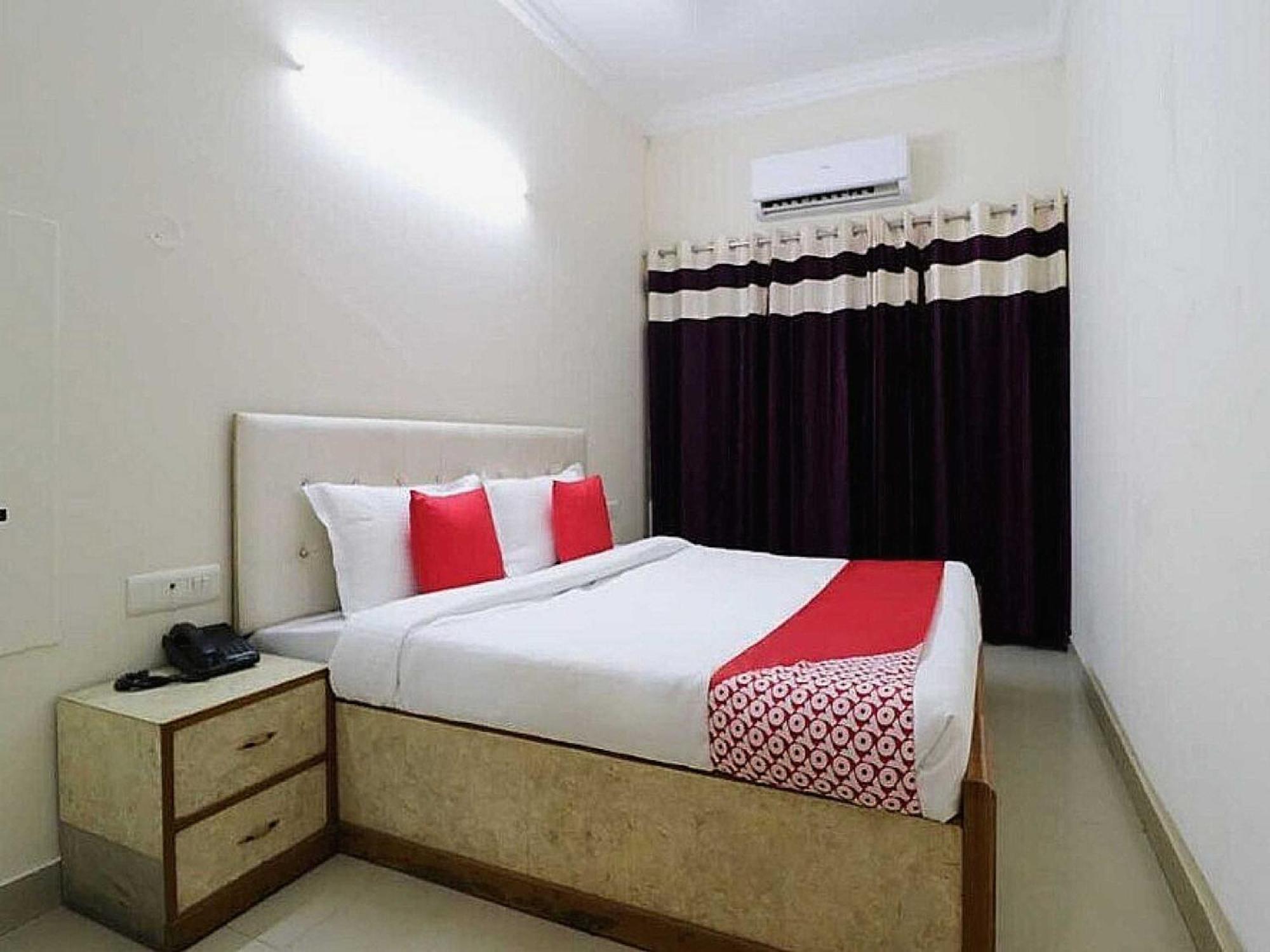 Hotel Anand Amritsar Exterior foto