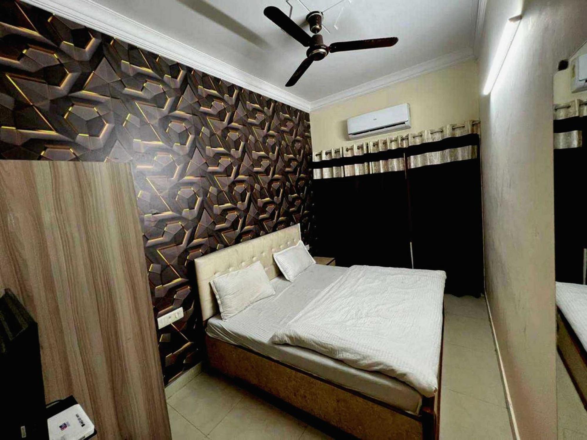 Hotel Anand Amritsar Exterior foto