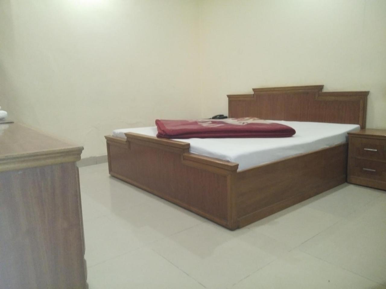 Hotel Anand Amritsar Exterior foto